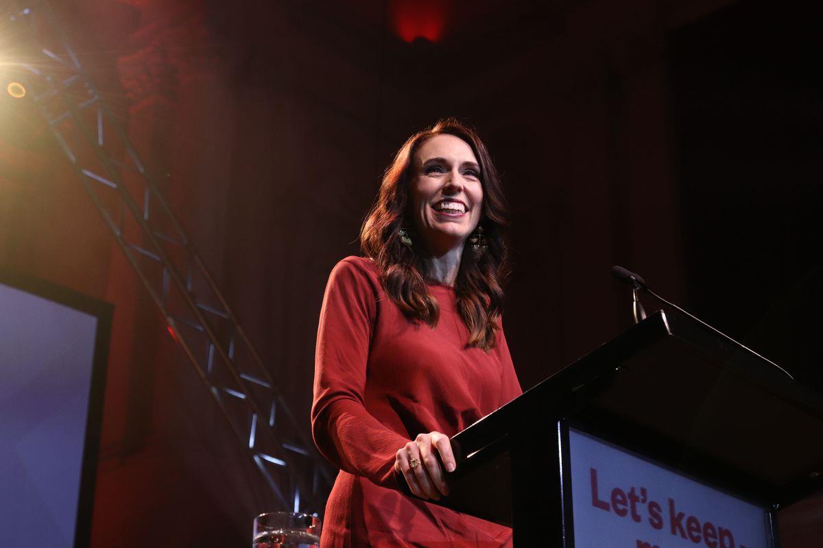 Jacinda Ardern é reeleita primeira-Ministra na Noza Zelândia
