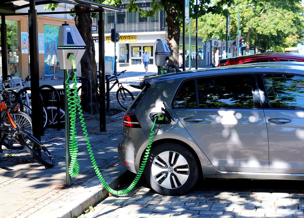Venda de carros a gasolina e diesel será proibida a partir de 2030 na Europa