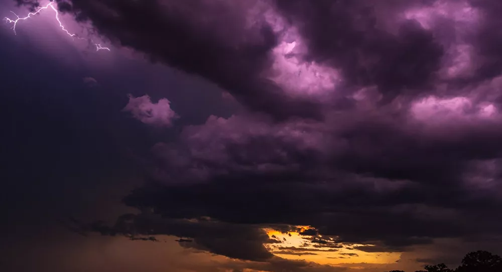 Céu de cidade na Suécia fica totalmente roxo (ENTENDA)