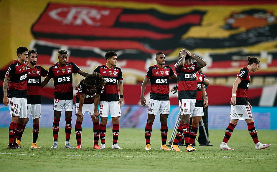 Nos pênaltis, Flamengo perde para o Racing e está eliminado da Libertadores