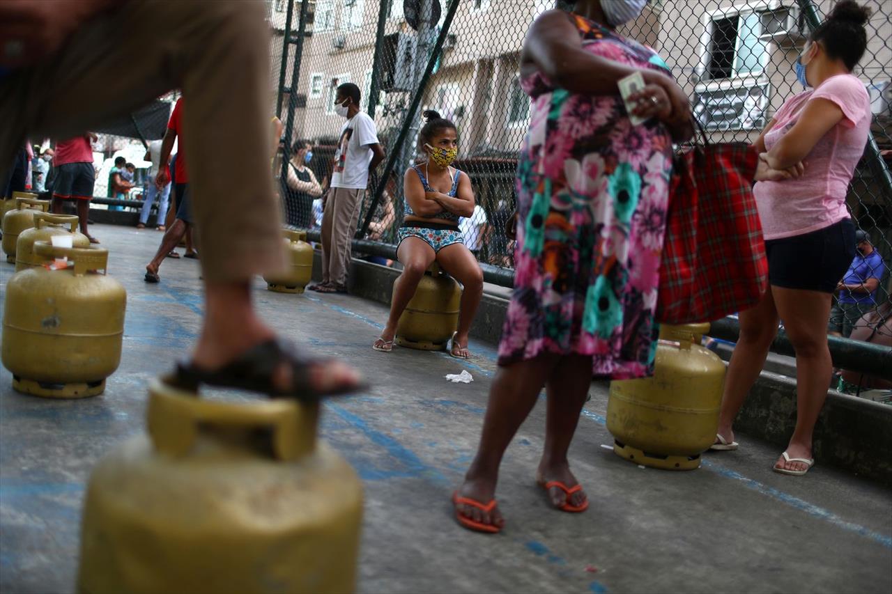 A vida de milhões de pessoas vai piorar em 2021