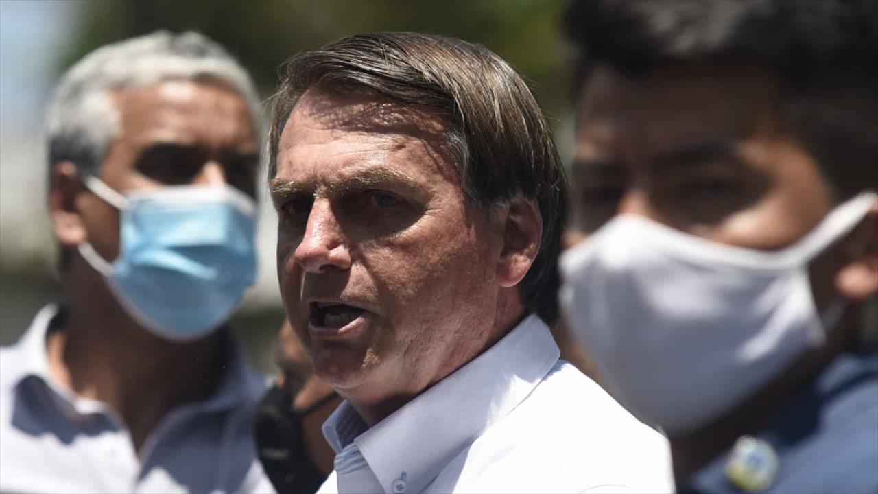 'Lamentamos as mortes, a vida continua', diz Bolsonaro após 200 mil óbitos de Covid