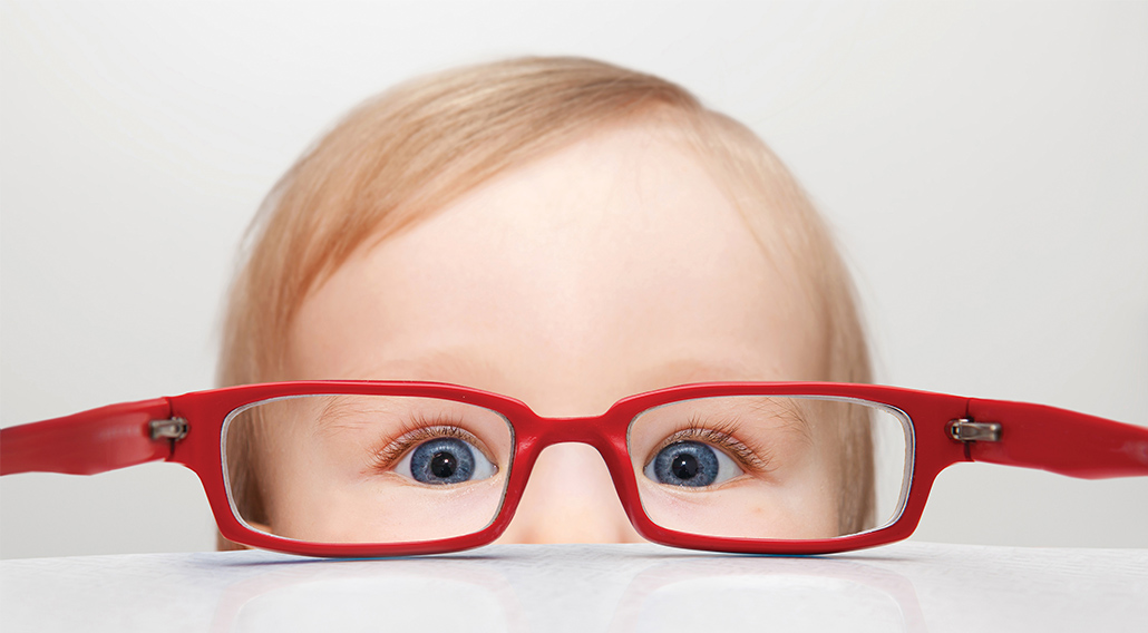 Sinais que podem indicar que seu filho precisa de óculos