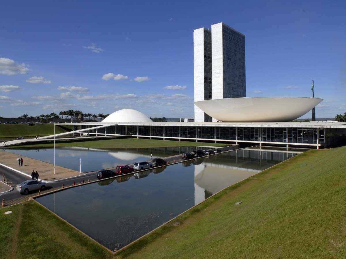 Câmara e Senado escolhem hoje novos dirigentes