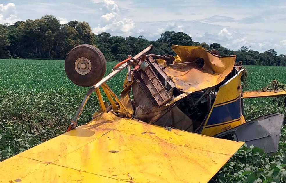 São Félix do Araguaia - Piloto de avião agrícola que caiu em plantação de soja passa por cirurgia no rosto e continua internado em Hospital de Água Boa