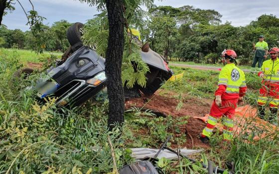 Casal de médicos de MT e filho morrem em acidente em Goiás