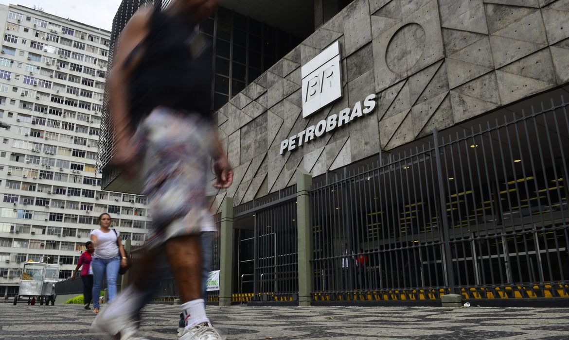Quatro conselheiros da Petrobras decidem deixar o cargo