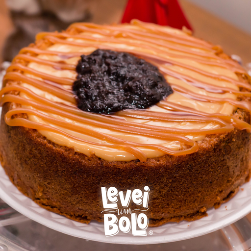 BOLO DE AMEIXA COM DOCE DE LEITE BOLO DE AMEIXA COM DOCE DE LEITE
