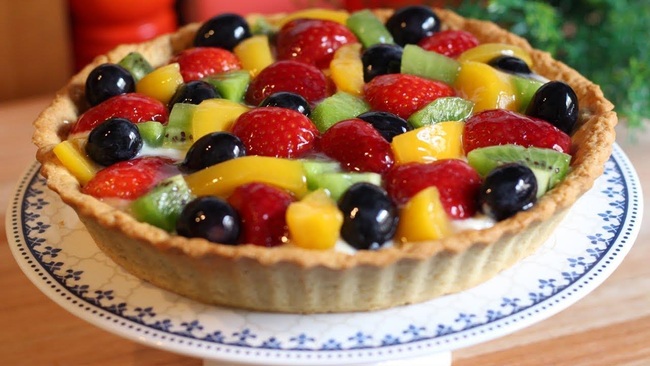 Torta de baunilha com frutas
