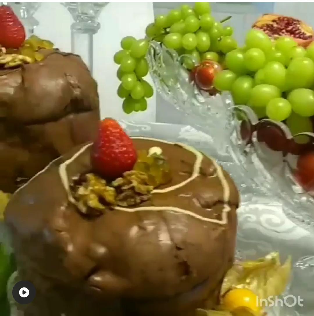 Bela mesa de sustentação para a ceia de Natal