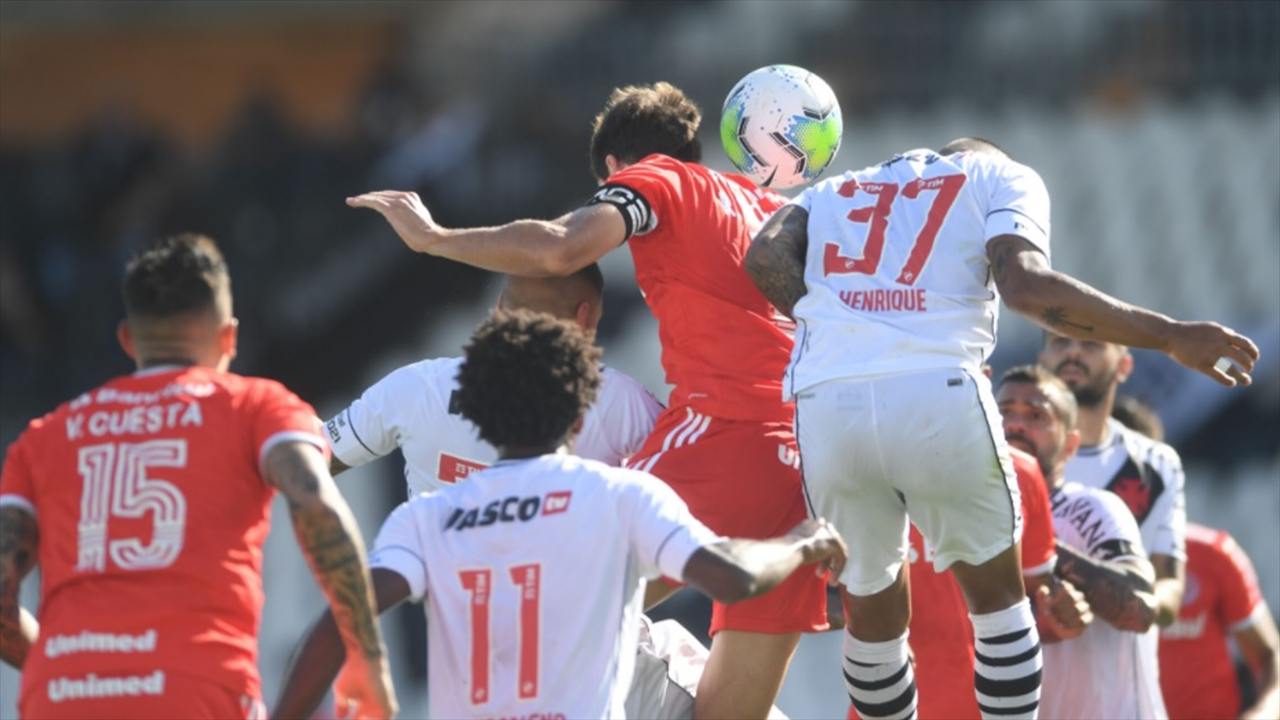 Vasco pedirá anulação de jogo com o Inter por 'VAR disfuncional' não anular gol