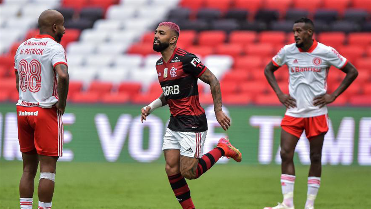 Flamengo vira sobre o Inter e fica a uma vitória do título do Brasileiro