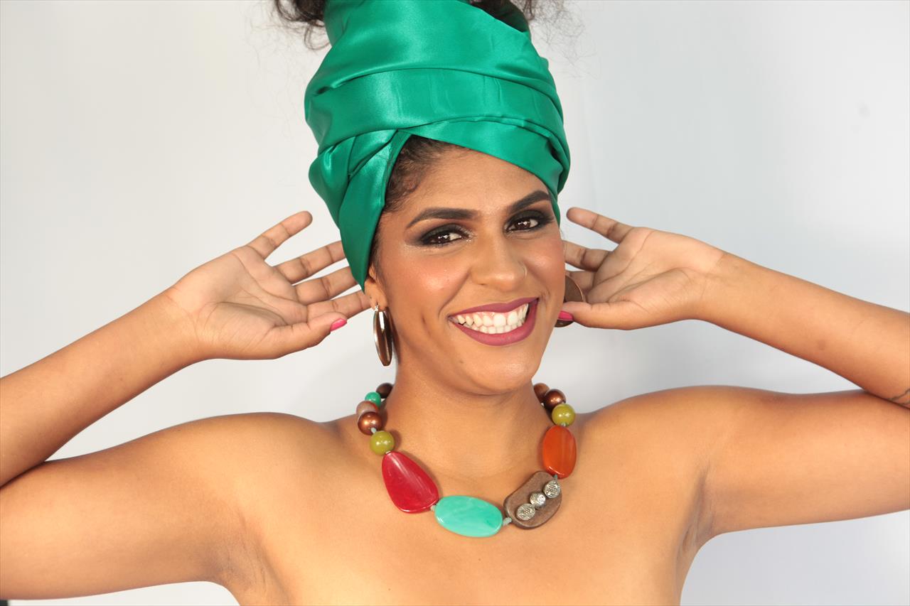MESTRE VITOR VELLOSO LANÇA PROJETO RAINHAS DO RITMO EM HOMENAGEM AS RITMISTAS DA BATERIA PEGADA DA CORUJA