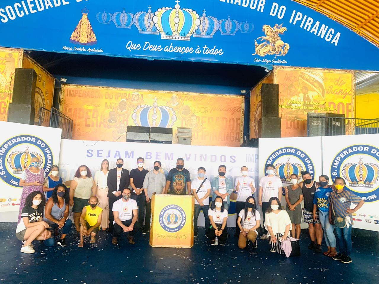 ESCOLA DE SAMBA IMPERADOR DO IPIRANGA E MOVIMENTO ÁGUA NO FEIJÃO COMEMORAM ENTREGA DE 50 MIL MARMITAS EM 2020