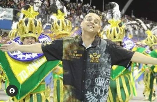 O ATOR THIAGO TAVARES DEFENDERÁ DOIS PAVILHÕES EM 2021 NO CARNAVAL DE SÃO PAULO