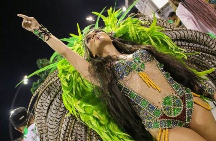 ESTREANTE COMO RAINHA NO ANHEMBI, THAMIRES VIVE SEU MOMENTO ESPECIAL NO BRINCO DA MARQUESA