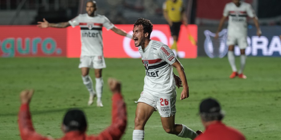 São Paulo vence o Atlético/MG e segue lider
