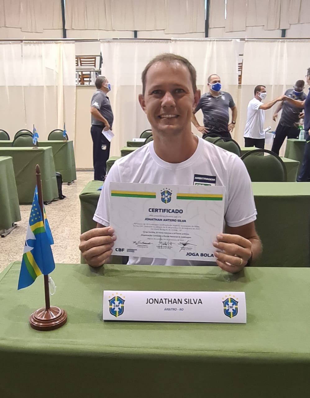 Jonathan Antero, recebeu o certificado da CBF (Foto: Arquivo Pessoal)