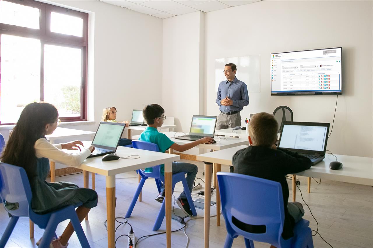 O desafio do ensino híbrido e das metodologias ativas na volta às aulas O desafio do ensino híbrido e das metodologias ativas na volta às aulas
