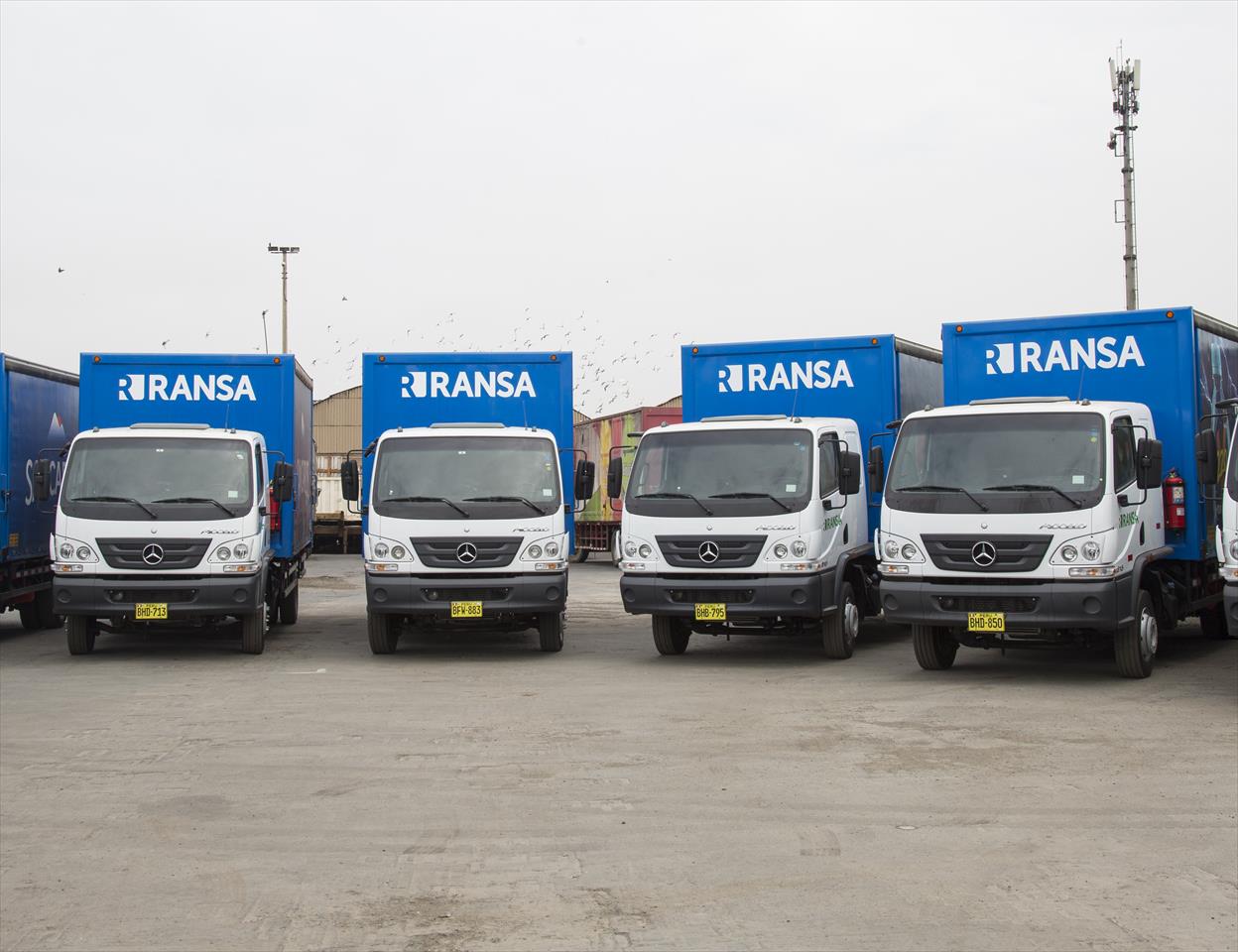 Mercedes-Benz exporta 50 caminhões Accelo 815 para o Peru