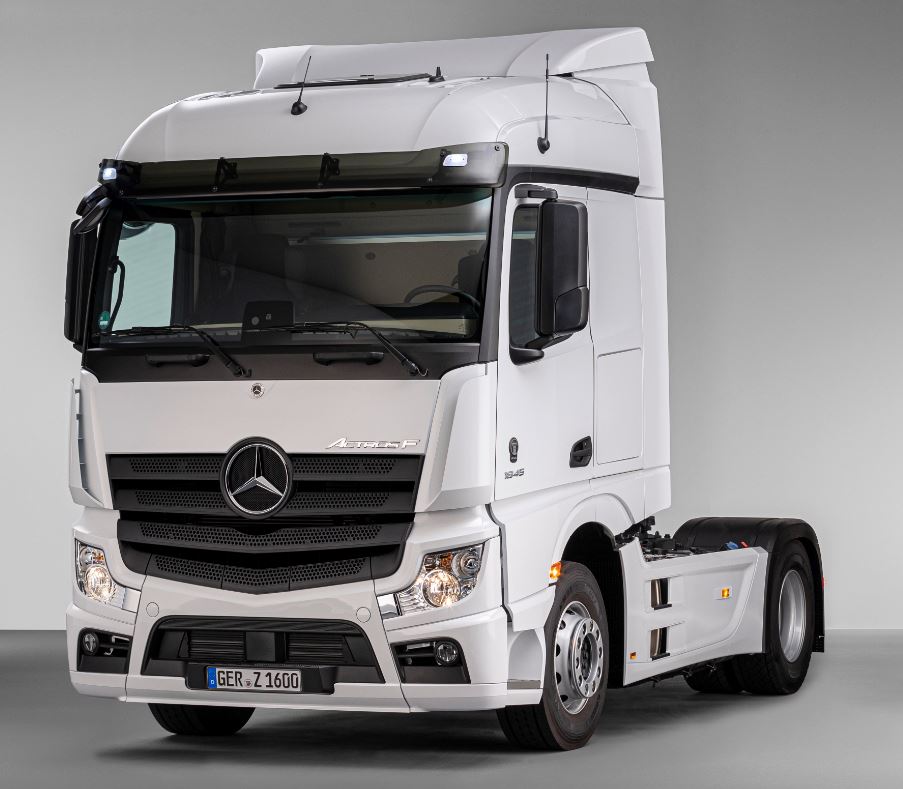 Novo Actros F com cabina desenvolvida no Brasil está disponível para encomendas na Europa