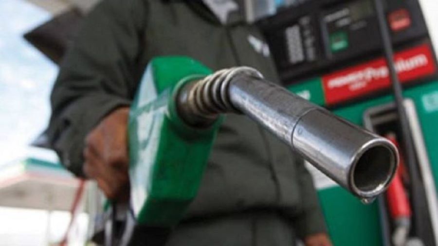 Petrobras anuncia reajuste de 4,4% no diesel