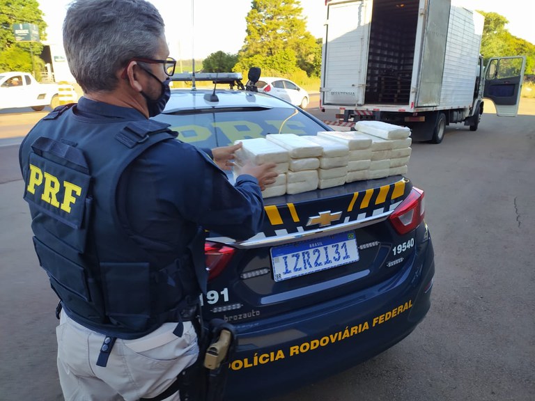 Motorista de caminhão é preso por tráfico de drogas no Rio Grande do Sul