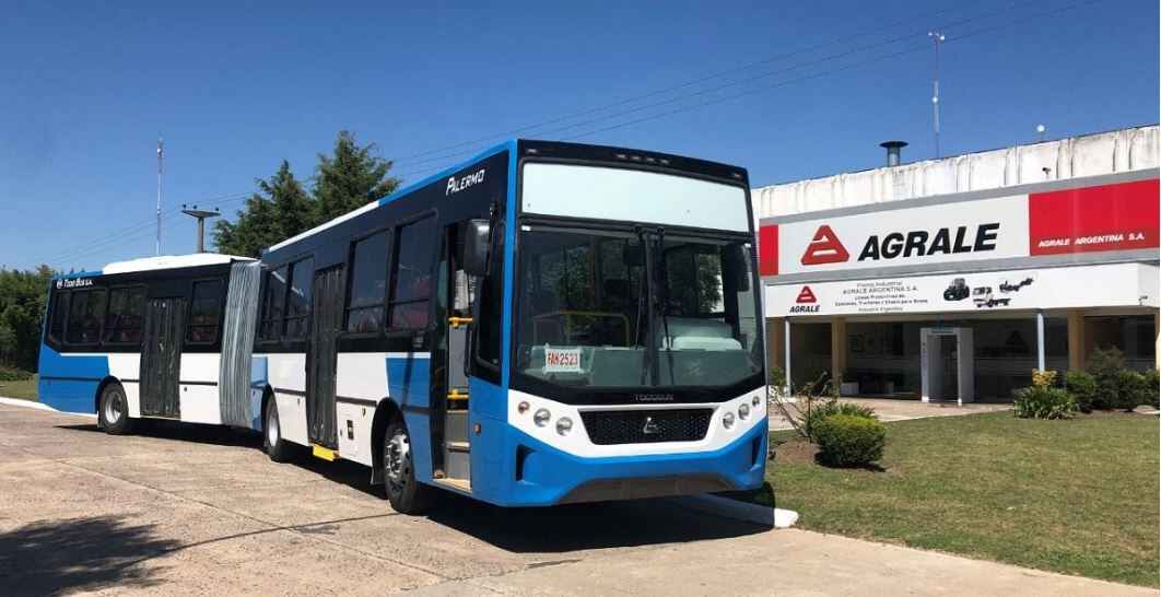 Novo ônibus articulado da Agrale já começou a rodar na Argentina