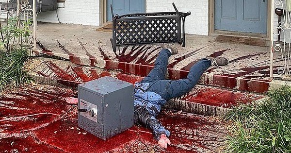 Casa com decoração de Halloween realista atrai policias diariamente