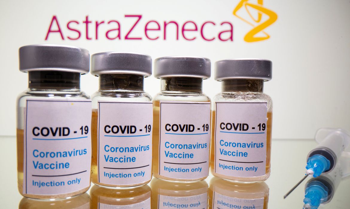 Vacina de Oxford contra Covid-19 importada da Índia deve chegar amanhã ao Brasil